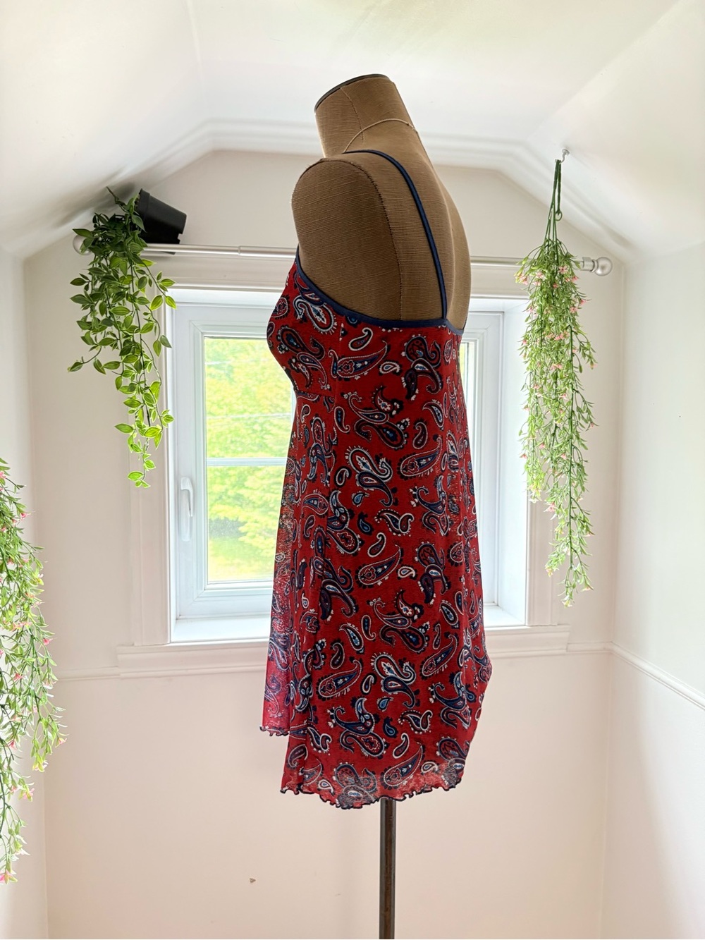 Red Paisley Open-Front Cami Top - Picture 2 of 5